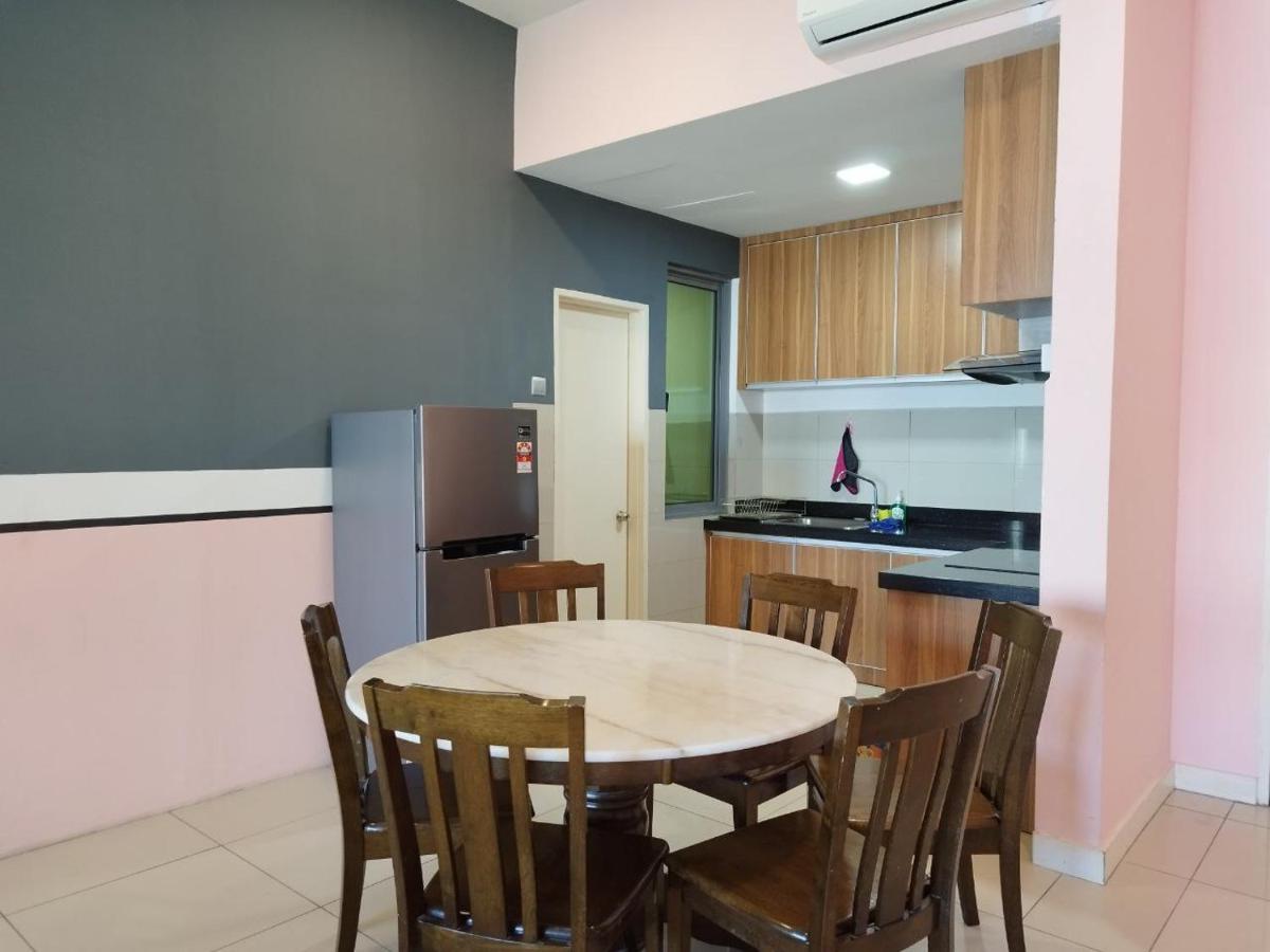 Restary - Black Pink, Loft E - Imago Shopping Mall - Kk City- 3Br,8Pax 来沙旅 黑粉主题公寓 - Loft E - Imago商场 - 泳池 - Kk市中心 - 3房8人 Kota Kinabalu Eksteriør billede